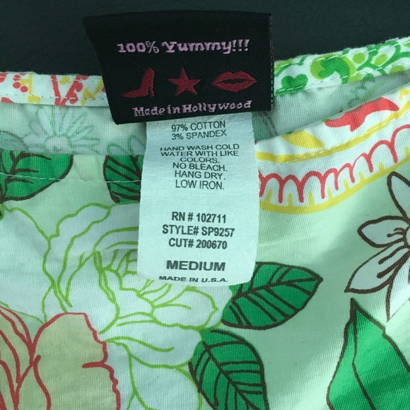 Adorable pleated skirt by Diva licious M - Picture 3 of 5